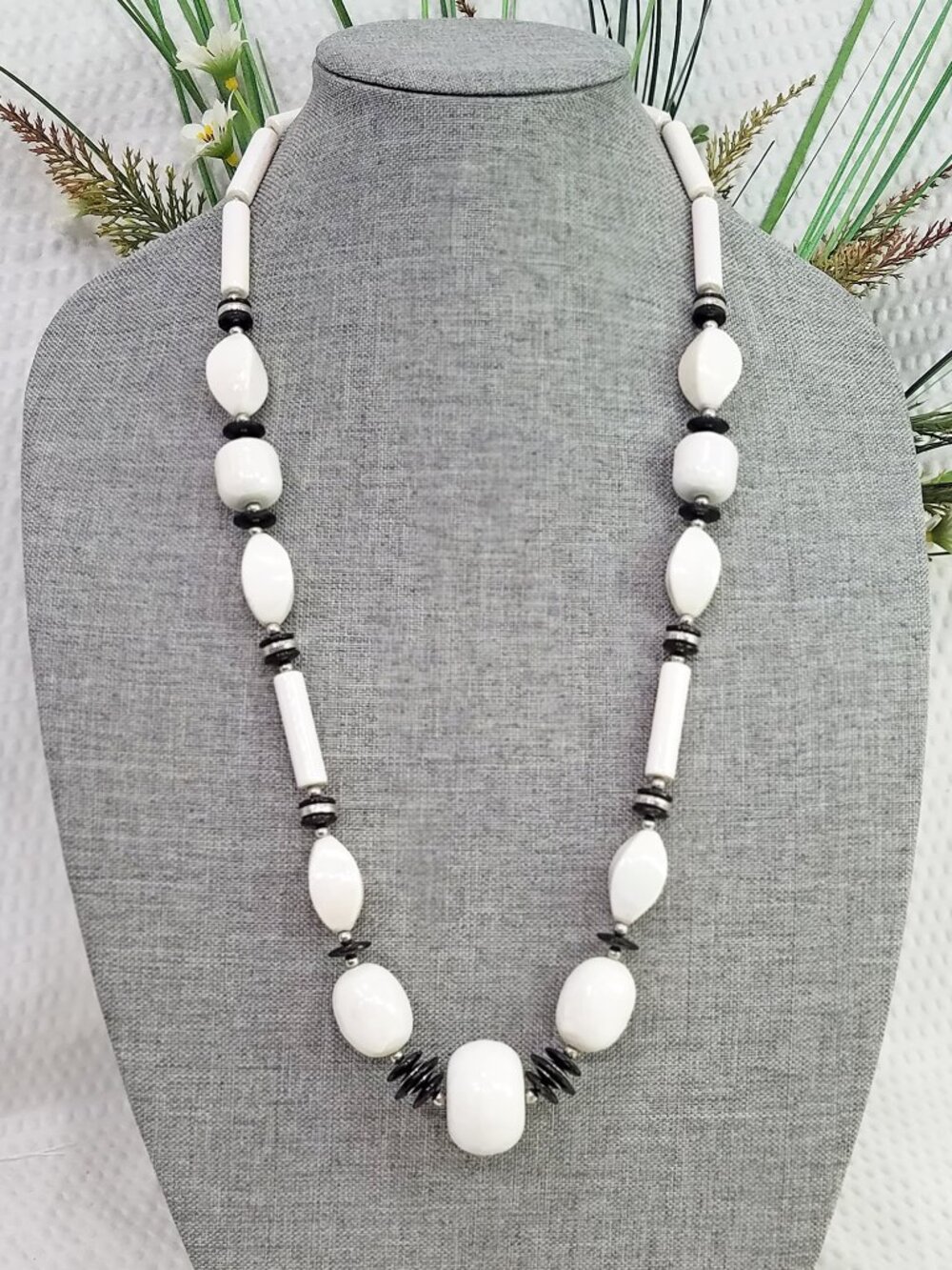 Vtg Signed Japan AB White Lucite Geo Bead Necklace Chunky Silvertone Mid Century
